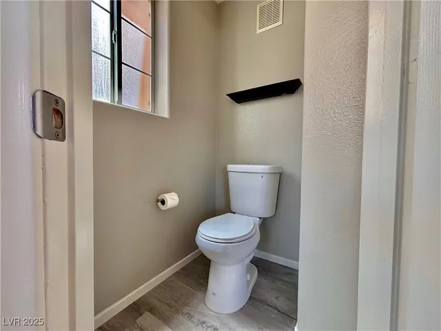 $1,400 | 2011 Cutlass Drive, Henderson, NV 89014