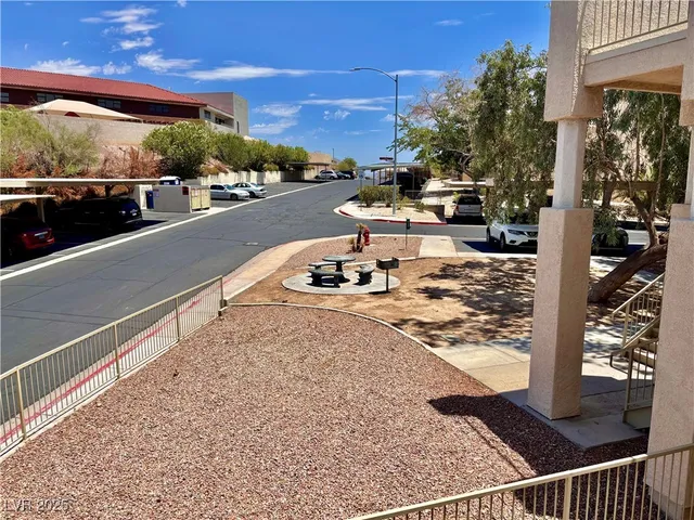 $1,400 | 2011 Cutlass Drive, Henderson, NV 89014