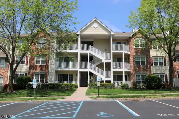 $375,900 | 316 Red Crest Lane, Unit 316, Somerville, NJ 08876