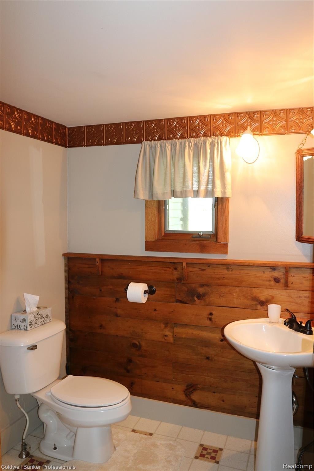 13121 Shaftsburg Road Perry, MI 48872 - Photo 25 of 41 22 13121 Half Bath.JPG