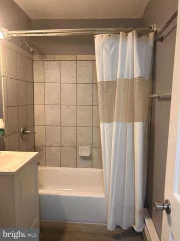 $2,350 | 1021 East Williams Circle, Chester, PA 19013