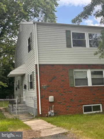 $2,350 | 1021 East Williams Circle, Chester, PA 19013