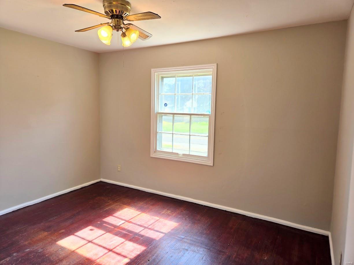 141 Cameron Road St. Louis, MO 63137 - Photo 8 of 14