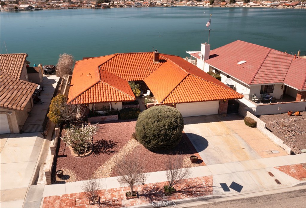 26576 Bluewater Road Helendale, CA 92342 - Photo 3 of 51 a outdoor space with lounge chair