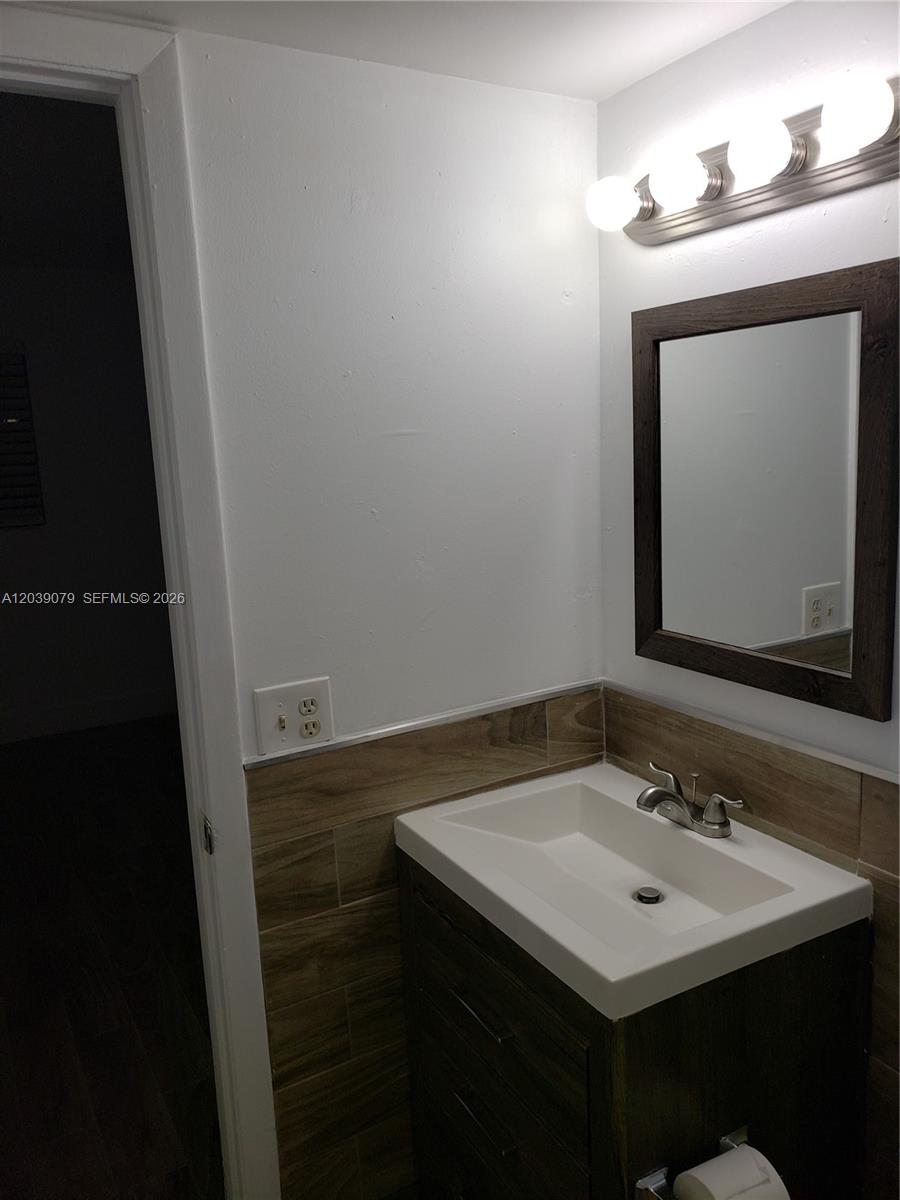 8075 Northwest 7th Street, Unit 115 Miami, FL 33126 - Photo 12 of 18