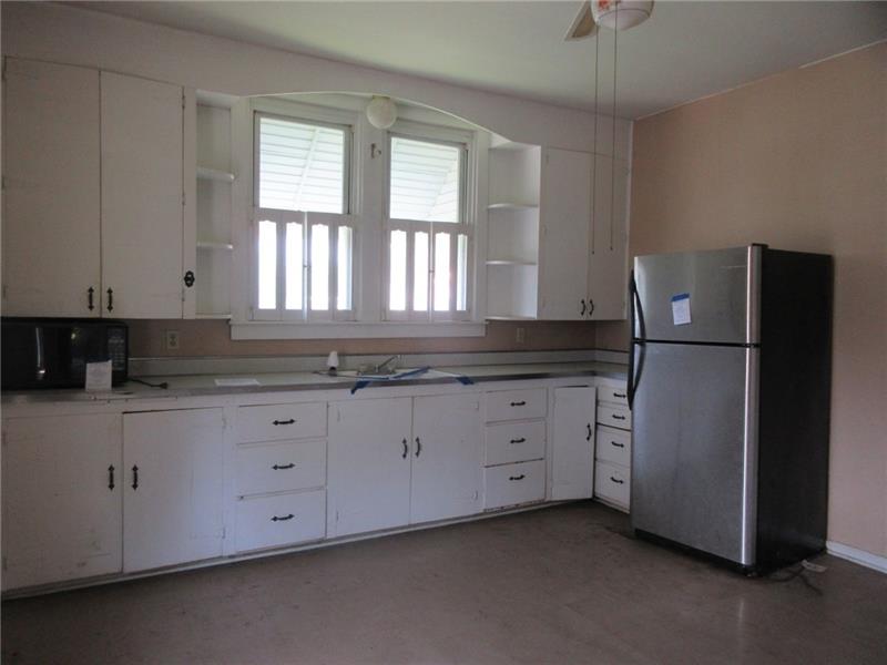 154 Carmichaels Street Rices Landing, PA 15357 - Photo 5 of 10