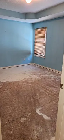 $300,000 | 414 Eagle Glen Drive, Raymore, MO 64083