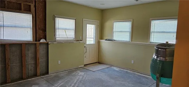 $300,000 | 414 Eagle Glen Drive, Raymore, MO 64083