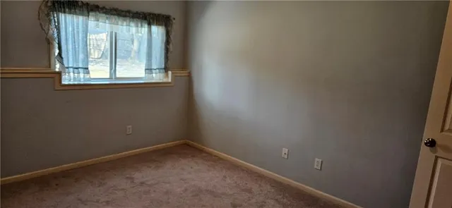 $300,000 | 414 Eagle Glen Drive, Raymore, MO 64083