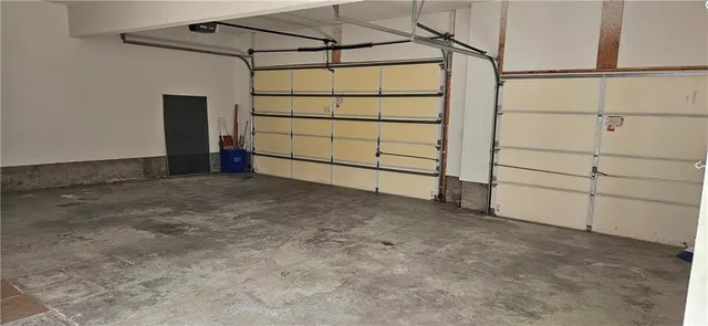 $300,000 | 414 Eagle Glen Drive, Raymore, MO 64083