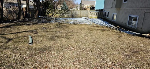 $300,000 | 414 Eagle Glen Drive, Raymore, MO 64083