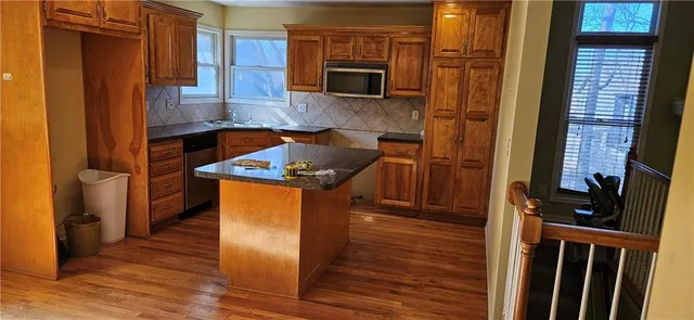 $300,000 | 414 Eagle Glen Drive, Raymore, MO 64083