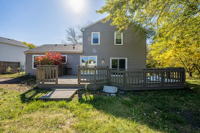 $2,500 | 965 Chelsea Lane, Aurora, IL 60504