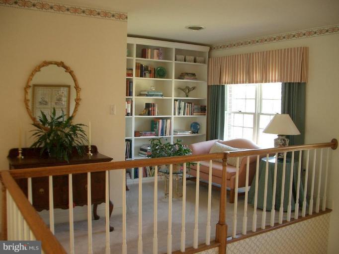 A loft with a beautiful view of the golf course!