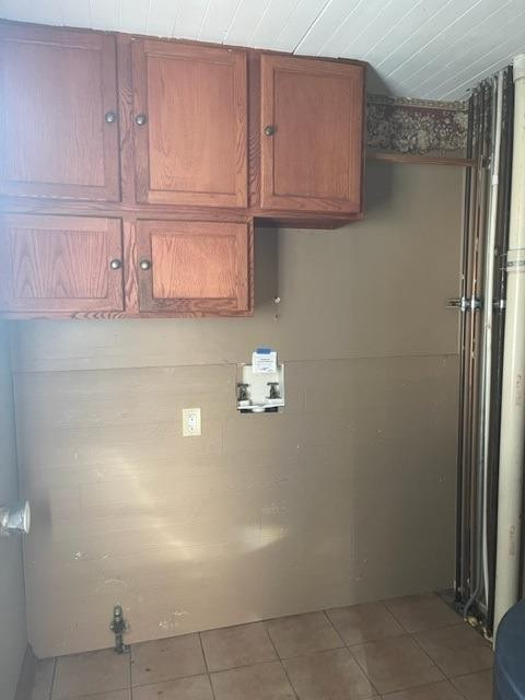 5807 West 122nd Place Crown Point, IN 46307 - Photo 11 of 24 a bathroom with a shower
