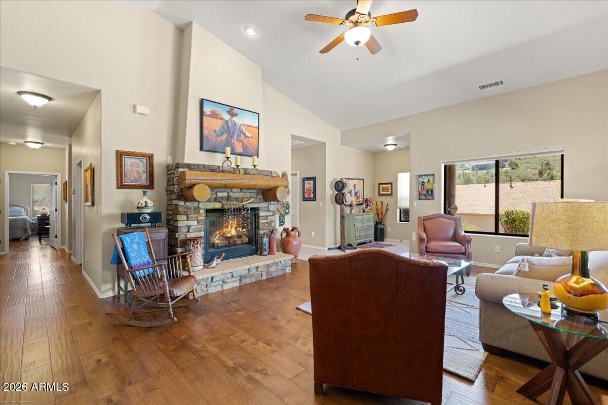 1001 Studebaker Way Prescott, AZ 86301 - Photo 4 of 33 Living Room