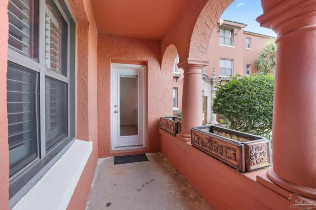 $300,000 | 2007 East Gadsden Street, Unit 105, Pensacola, FL 32501