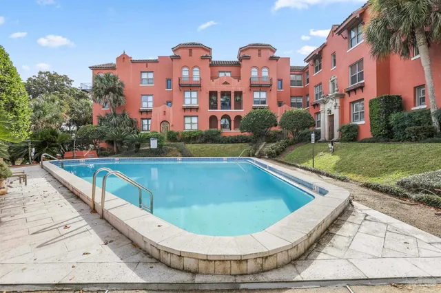 $300,000 | 2007 East Gadsden Street, Unit 105, Pensacola, FL 32501