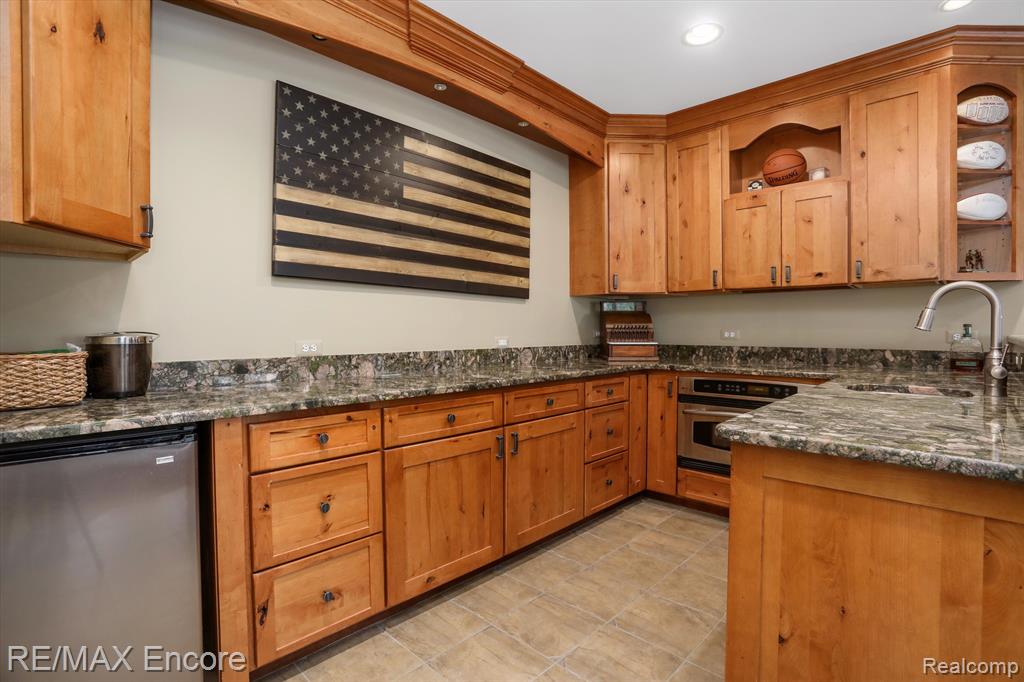 6993 Oakhurst Ridge Road Clarkston, MI 48348 - Photo 47 of 58 Gallery Image 47