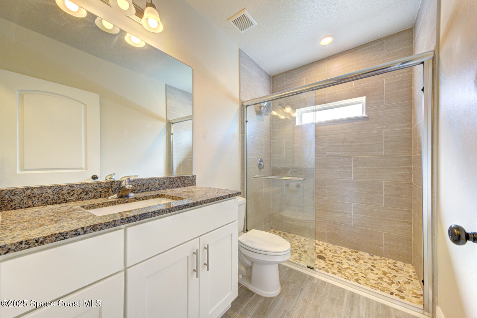 531 Topeka Road Southwest Palm Bay, FL 32908 - Photo 9 of 49 bathroom 2