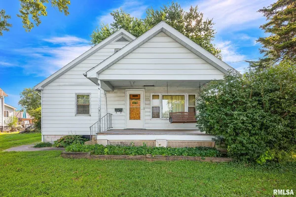 $85,000 | 239 North Elmwood Road, Farmington, IL 61531