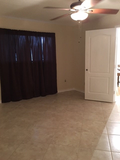 112 Arizona Loop Laredo, TX 78041 - Photo 8 of 12 Gallery Image 8