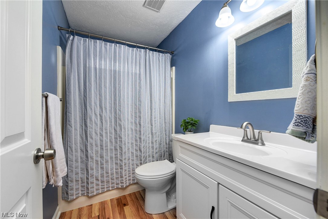 608 Literary Road Cleveland, OH 44113 - Photo 21 of 33