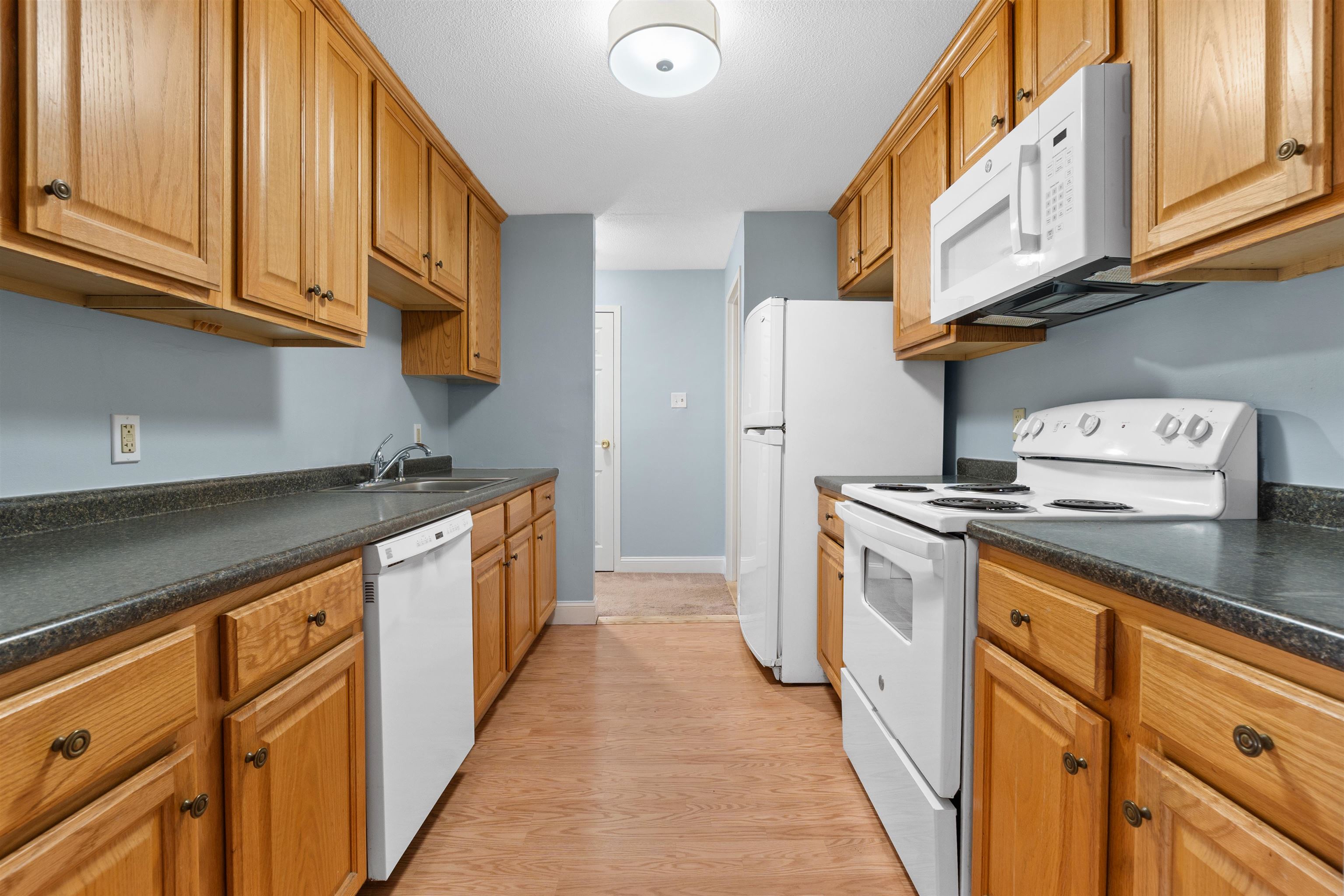2 Silvestri Circle, Unit 13 Derry, NH 03038 - Photo 12 of 18