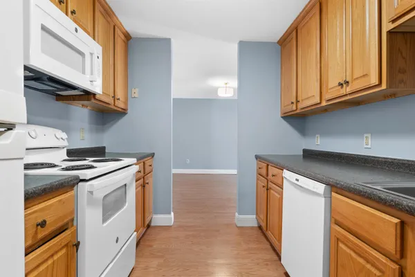 $265,000 | 2 Silvestri Circle, Unit 13, Derry, NH 03038