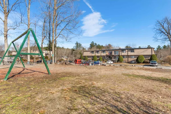 $265,000 | 2 Silvestri Circle, Unit 13, Derry, NH 03038