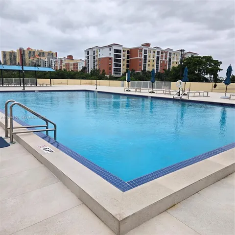 $3,250 | 230 174th Street, Unit 819, Sunny Isles Beach, FL 33160