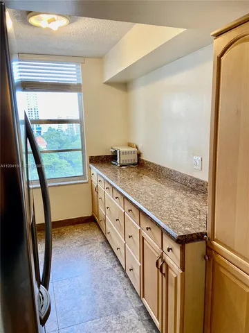 $3,250 | 230 174th Street, Unit 819, Sunny Isles Beach, FL 33160