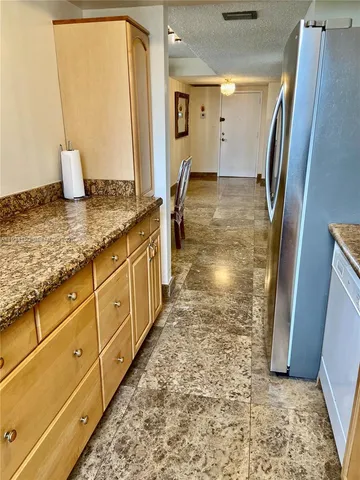 $3,250 | 230 174th Street, Unit 819, Sunny Isles Beach, FL 33160