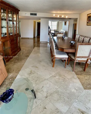 $3,250 | 230 174th Street, Unit 819, Sunny Isles Beach, FL 33160