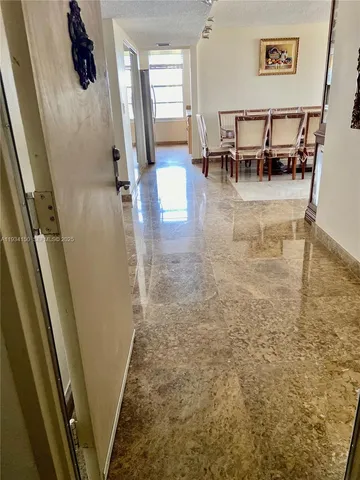 $3,250 | 230 174th Street, Unit 819, Sunny Isles Beach, FL 33160