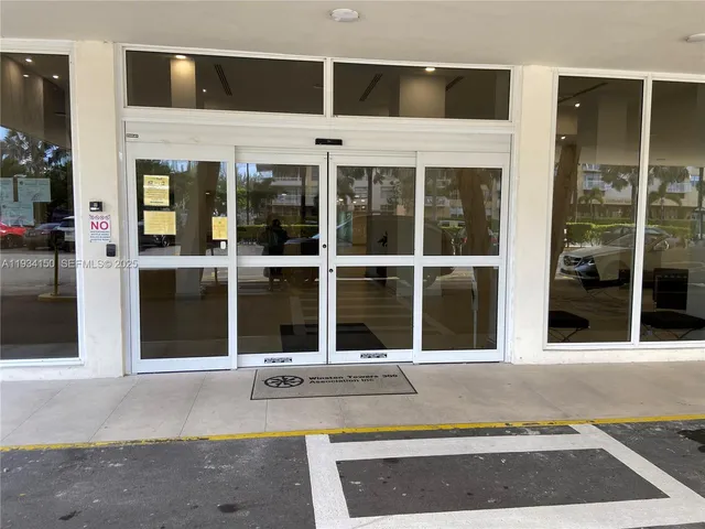 $3,250 | 230 174th Street, Unit 819, Sunny Isles Beach, FL 33160