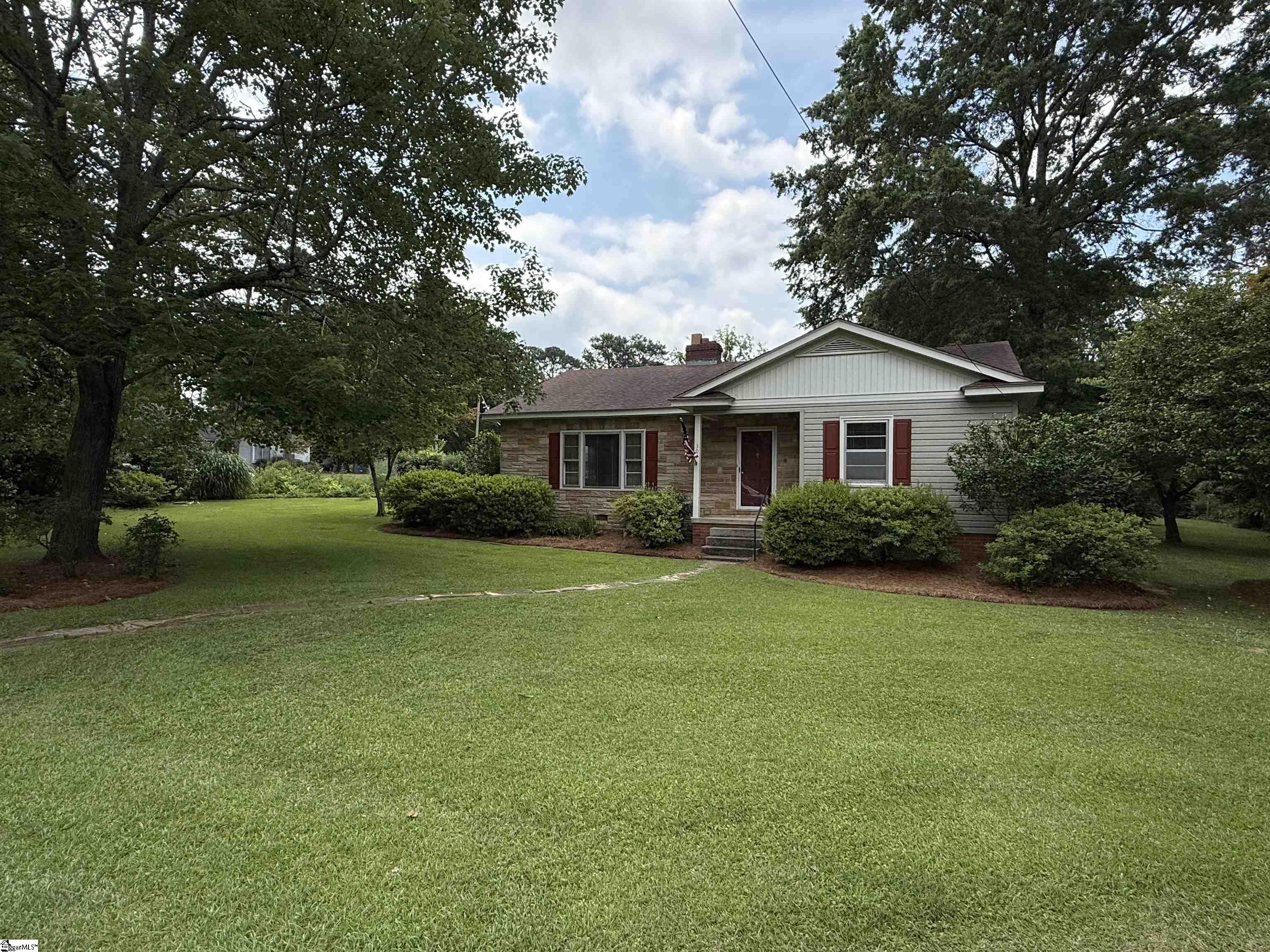 301 Pine Street Clinton, SC 29325 - Photo 16 of 20
