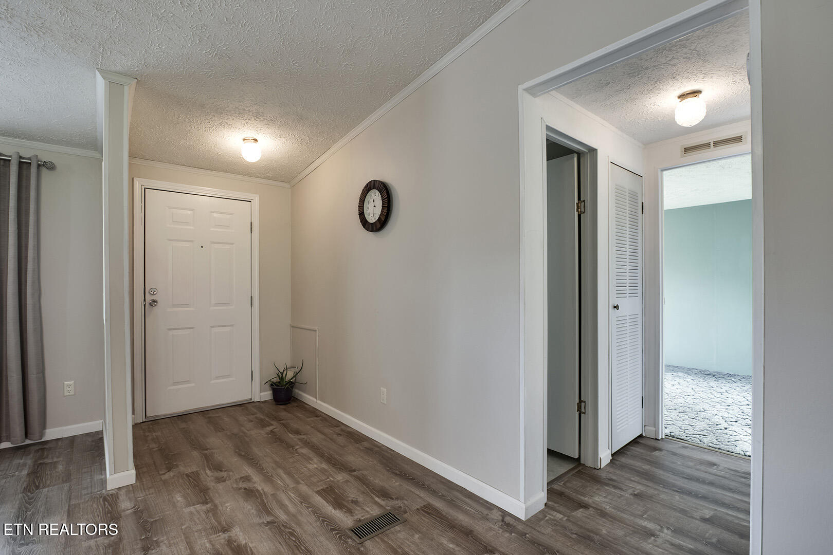 292 Carroll Hollow Road Clinton, TN 37716 - Photo 28 of 40 28_CarrollHollowRoad_292_Main-GuestHallE