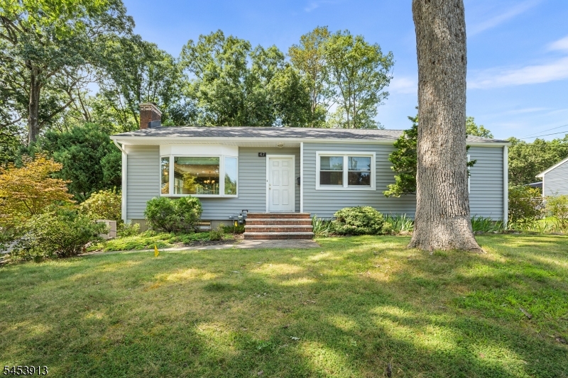 47 Ferncliff Road Morris Plains, NJ 07950 - Photo 2 of 33 Gallery Image 2