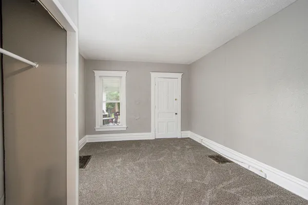 $179,900 | 1415 Sherwood Avenue, Kalamazoo, MI 49048