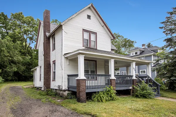 $179,900 | 1415 Sherwood Avenue, Kalamazoo, MI 49048