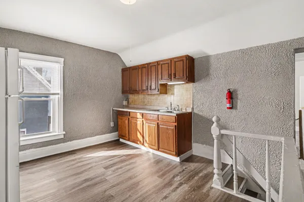 $179,900 | 1415 Sherwood Avenue, Kalamazoo, MI 49048