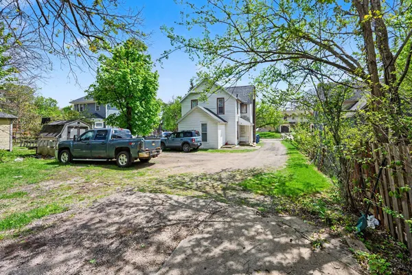 $179,900 | 1415 Sherwood Avenue, Kalamazoo, MI 49048