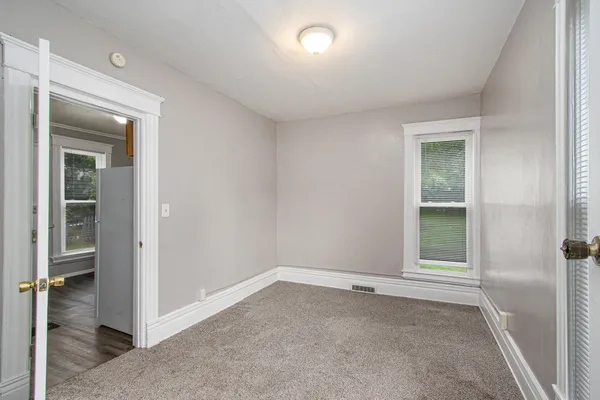 $179,900 | 1415 Sherwood Avenue, Kalamazoo, MI 49048