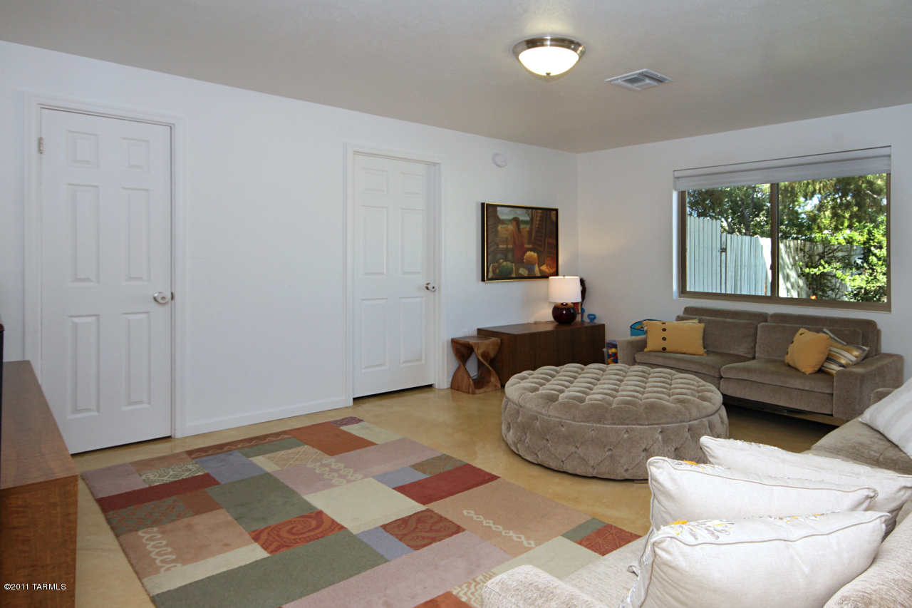 5221 East Alhambra Place Tucson, AZ 85711 - Photo 8 of 20