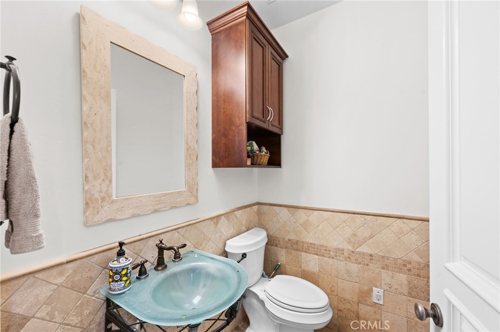 2240 Aqua Hill Road Fallbrook, CA 92028 - Photo 30 of 54 BATHROOM #3