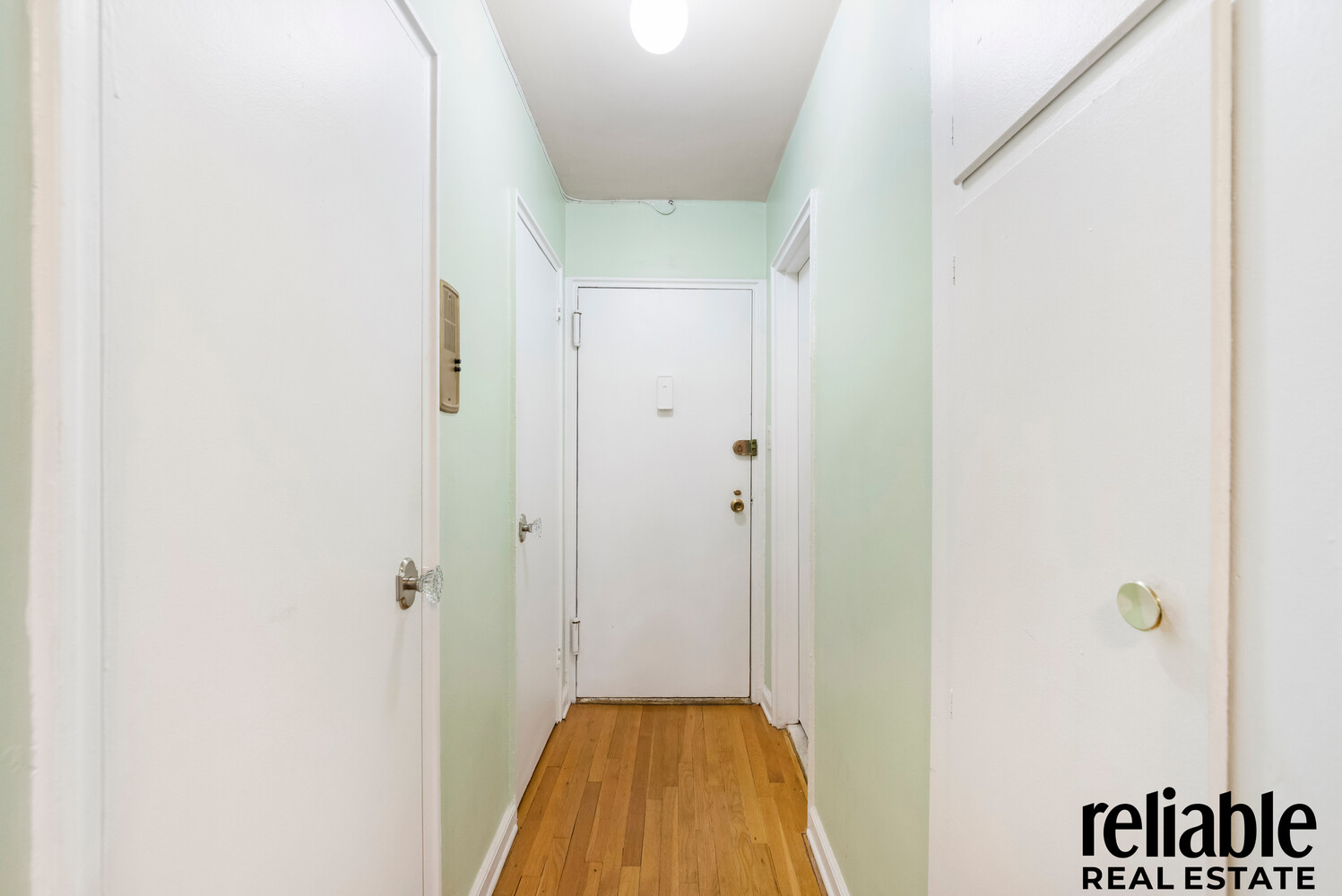 5235 Post Road, Unit 3H Bronx, NY 10471 - Photo 4 of 10 a view of a bathroom