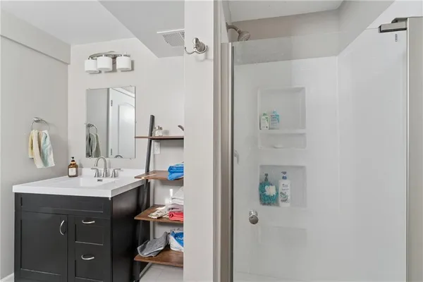 $289,000 | 506 West King Street, Spring Hill, KS 66083