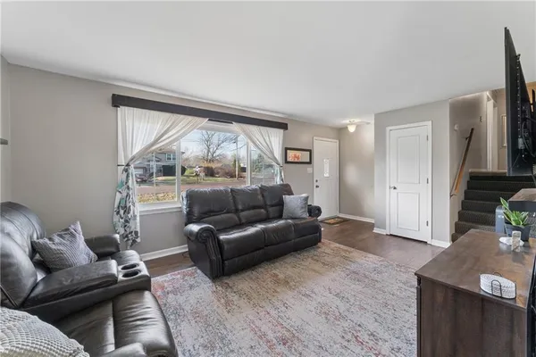 $289,000 | 506 West King Street, Spring Hill, KS 66083