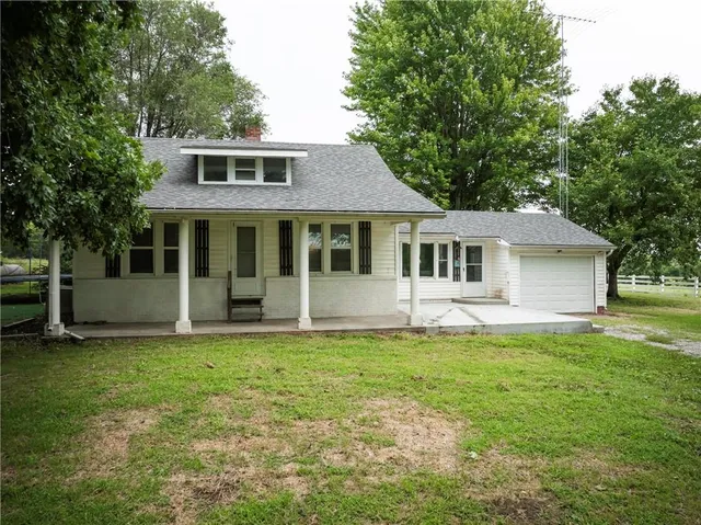 $322,000 | 19739 185th Road, Marshall, MO 65340